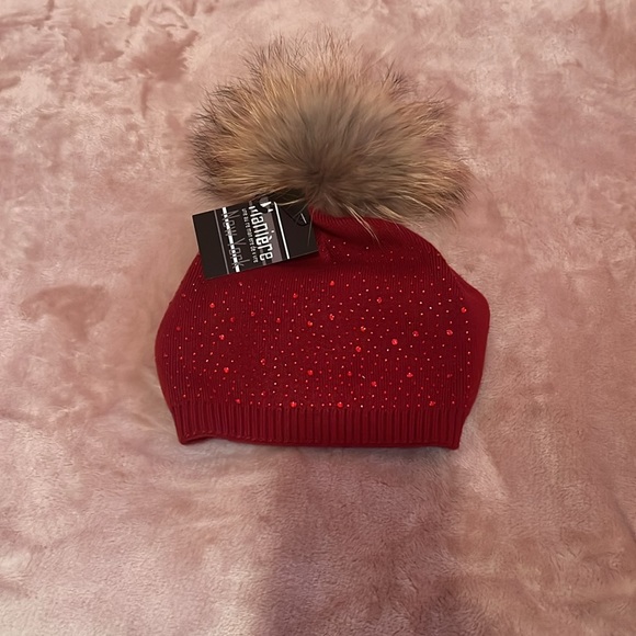 Beautiful winter hat - Picture 2 of 2